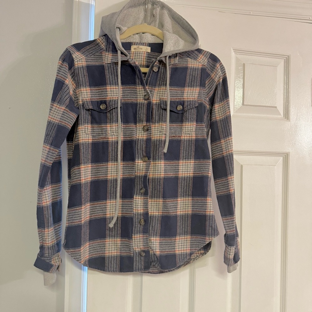 Hollister women’s small shirt flannel hooded zipup and/or button great cond
